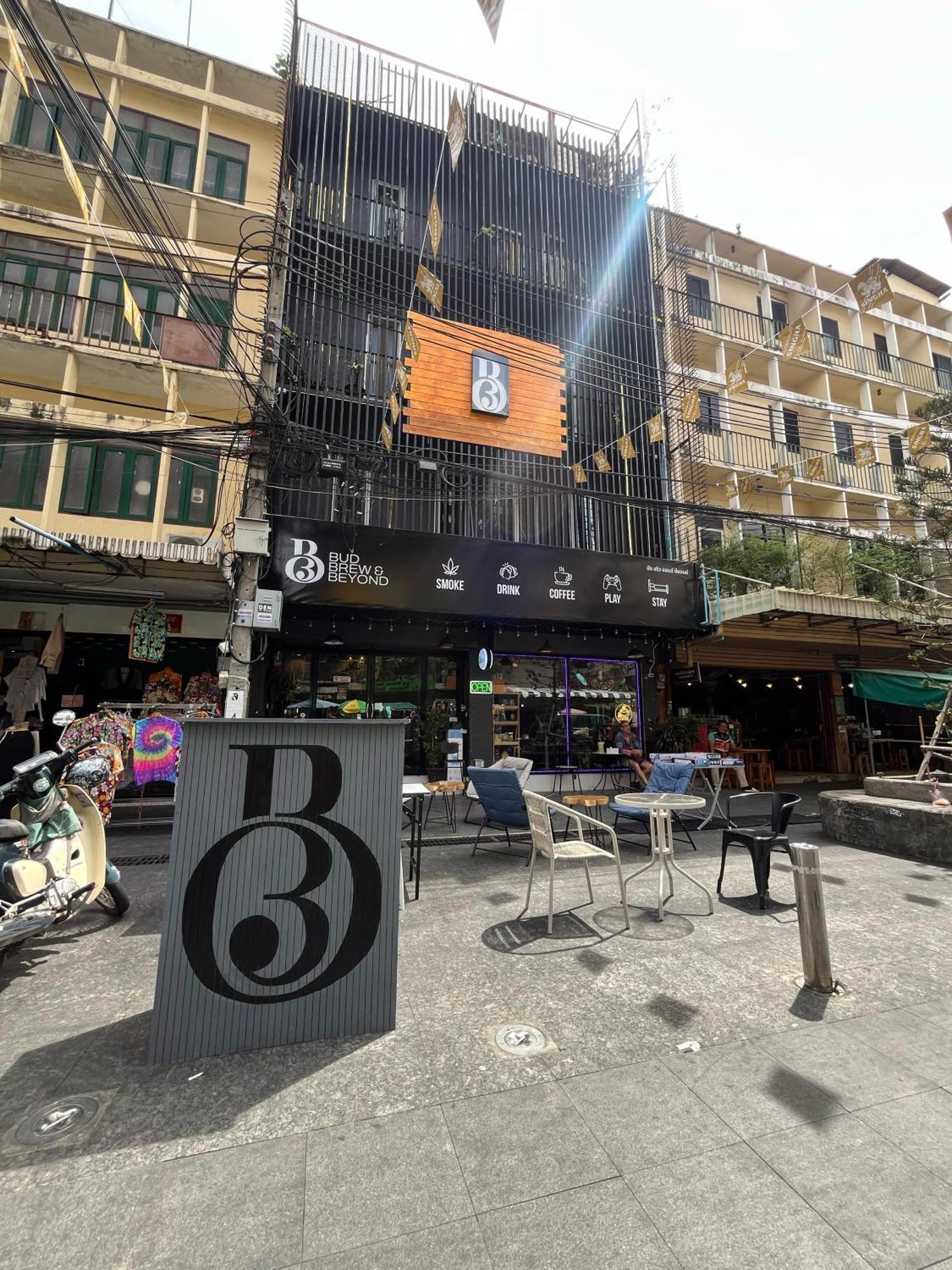 Bud Brew Beyond Dispensary And Hotel Банкок Екстериор снимка